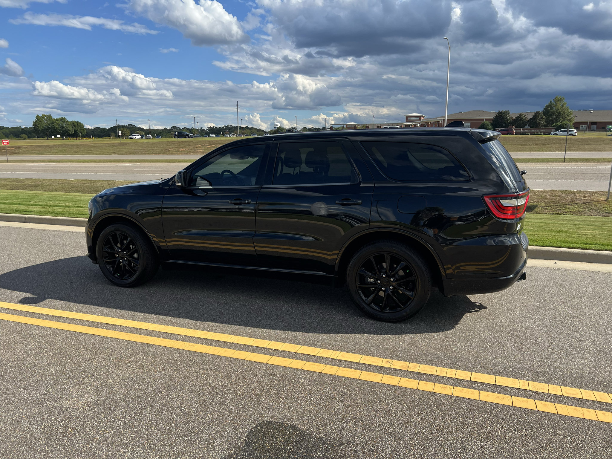 Used 2018 Dodge Durango GT w/ Blacktop Package RWD image 12
