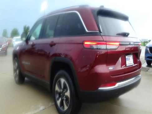 Used 2023 Jeep Grand Cherokee 4WD 4xe image 8