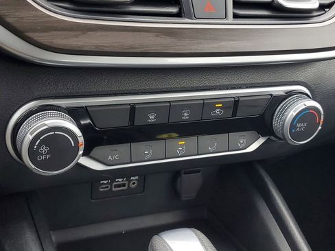 Used 2025 Nissan Altima 2.5 SV image 24