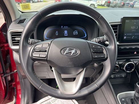 Used 2024 Hyundai Venue SEL FWD image 23