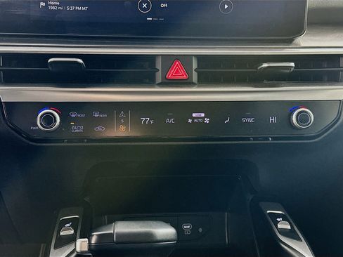 Used 2024 Kia Sorento S image 23