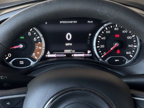 Used 2023 Jeep Renegade Latitude image 22