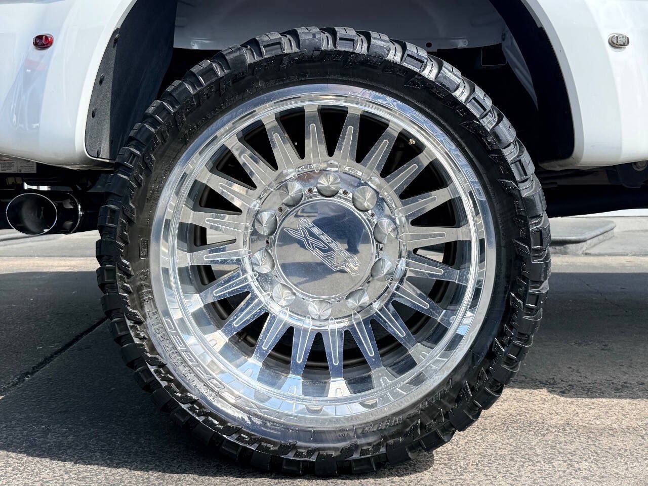 Used 2023 Ford F450 Platinum w/ FX4 Off-Road Package AWD/4WD image 13