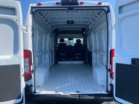 Used 2026 RAM ProMaster 2500 w/ Convenience Group FWD image 19