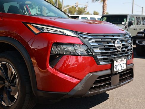 Used 2025 Nissan Rogue SV FWD image 7