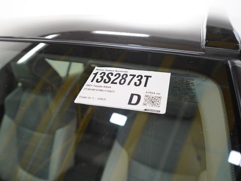Used 2021 Toyota RAV4 XLE Premium AWD/4WD image 33