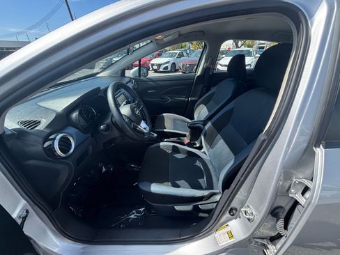 Used 2025 Nissan Versa SV FWD image 27