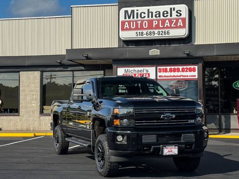Used 2018 Chevrolet Silverado 2500 LT w/ Midnight Edition AWD/4WD image 2