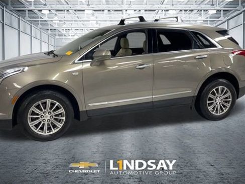 Used 2018 Cadillac XT5 Luxury w/ Driver Awareness Package image 6