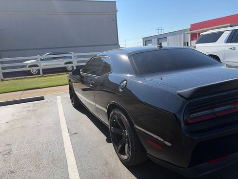 Used 2019 Dodge Challenger SRT Hellcat w/ Laguna Leather Package RWD image 9