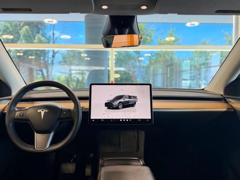 Used 2023 Tesla Model Y Long Range AWD/4WD image 35
