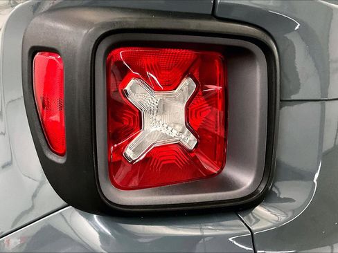 Used 2017 Jeep Renegade Trailhawk image 28