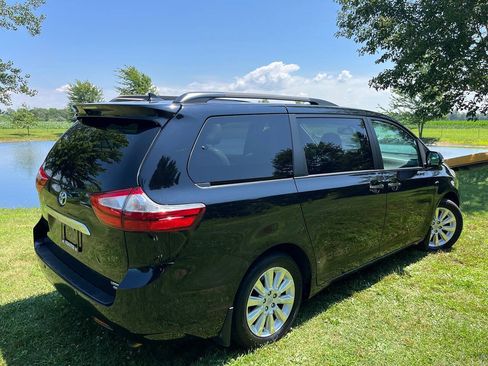 Used 2016 Toyota Sienna Limited Premium AWD/4WD image 10