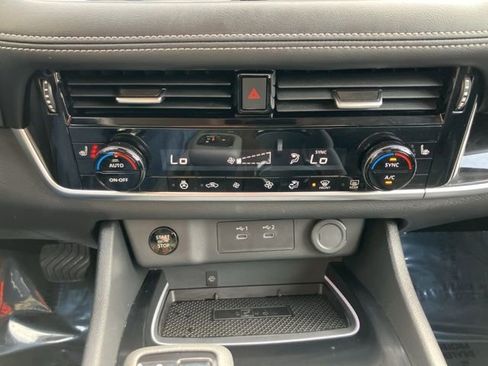 Used 2026 Nissan Rogue SL AWD/4WD image 15