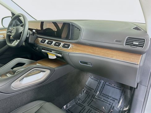 New 2026 Mercedes-Benz GLS 450 4MATIC image 31