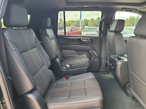 New 2025 Chevrolet Suburban High Country image 17