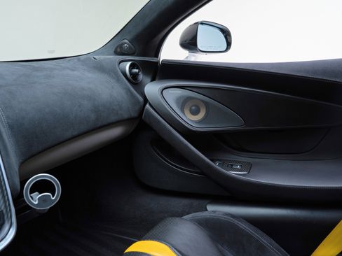 Used 2017 McLaren 570S RWD image 68