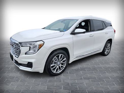 Used 2022 GMC Terrain Denali w/ LPO, Floor Liner Package image 3