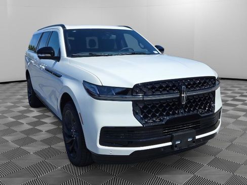 New 2026 Lincoln Navigator L Reserve AWD/4WD image 1