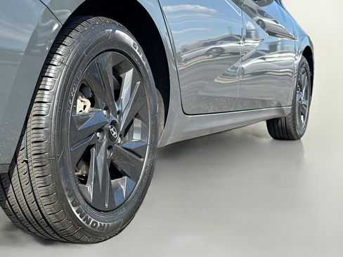 Certified 2023 Hyundai Elantra SEL FWD image 15