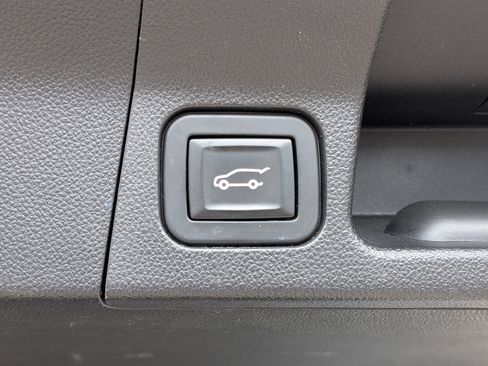 Used 2017 GMC Acadia SLE FWD image 14