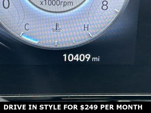 Used 2025 Hyundai Elantra SEL image 20