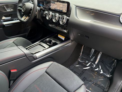 New 2026 Mercedes-Benz GLA 35 AMG 4MATIC image 15