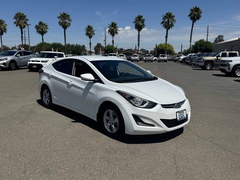 Used 2015 Hyundai Elantra SE FWD image 2