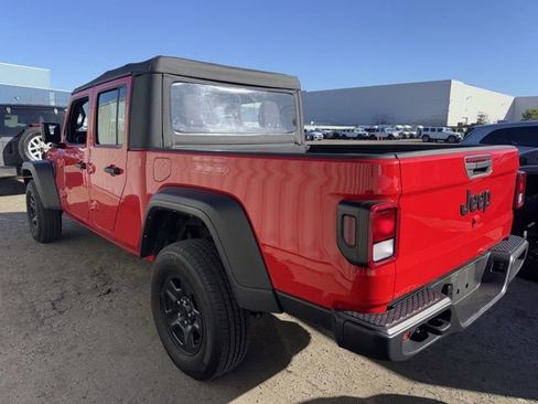 Used 2022 Jeep Gladiator Sport image 7
