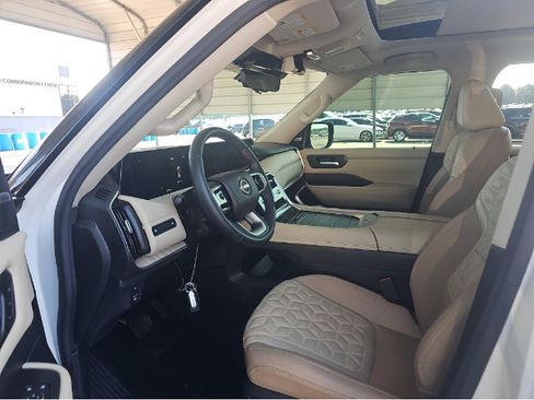 Used 2025 Nissan Armada Platinum w/ Convenience Package RWD image 7
