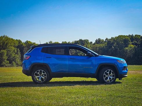 New 2026 Jeep Compass Limited AWD/4WD image 2
