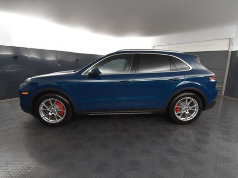 Used 2024 Porsche Cayenne S image 2