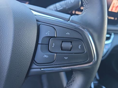 Used 2025 Buick Envista Sport Touring image 23