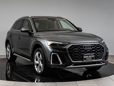 Used 2023 Audi Q5 2.0T Premium Plus w/ Premium Plus Package AWD/4WD image 12