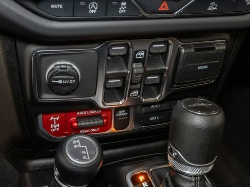 New 2026 Jeep Gladiator Mojave image 18