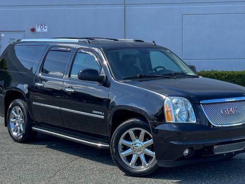 Used 2013 GMC Yukon XL Denali AWD/4WD image 6