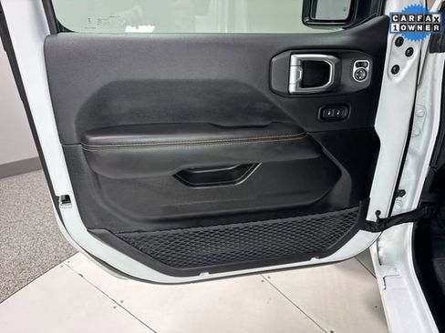 Used 2024 Jeep Wrangler Unlimited Sahara w/ Technology Group image 12