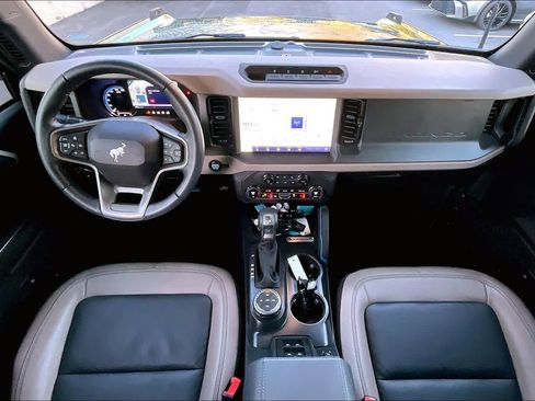 Used 2024 Ford Bronco Wildtrak image 14