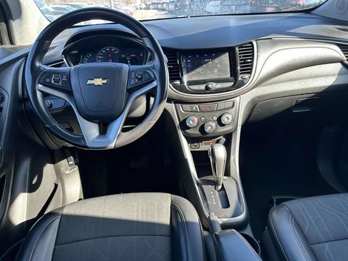 Used 2022 Chevrolet Trax LT w/ LT Convenience Package AWD/4WD image 15