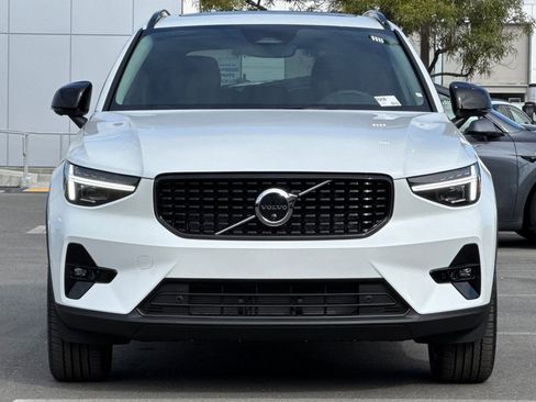 New 2026 Volvo XC40 B5 Plus w/ Protection Package Premier AWD/4WD image 10