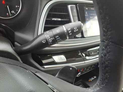 Used 2023 Buick Enclave Avenir w/ Avenir Technology Package image 23