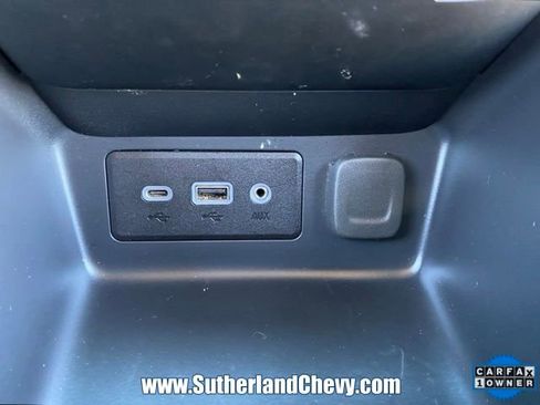 Used 2024 GMC Terrain SLE image 32