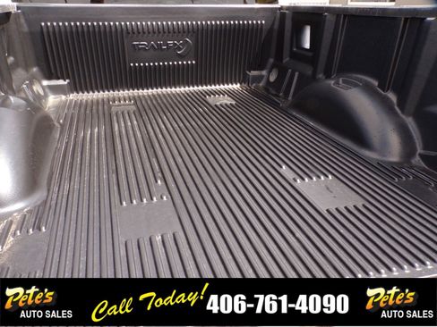 Used 2017 Ford F150 XLT w/ Trailer Tow Package image 9