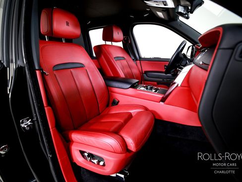 Certified 2022 Rolls-Royce Cullinan w/ Dark Exterior Package image 33
