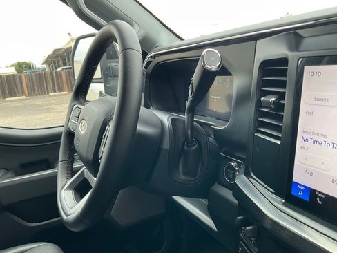 Certified 2025 Ford F350 Lariat w/ Black Appearance Package image 34