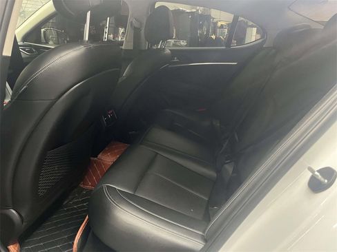 Used 2021 Genesis G70 2.0T image 8