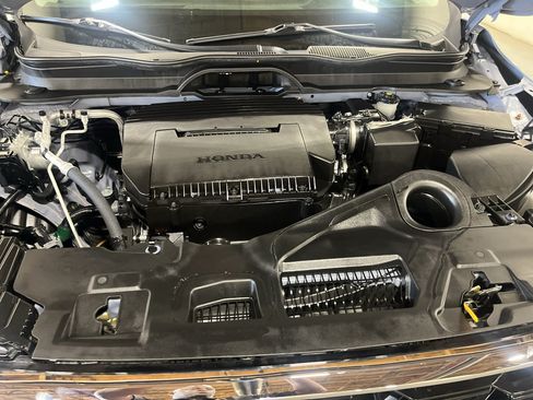 Used 2025 Honda Pilot Touring image 23