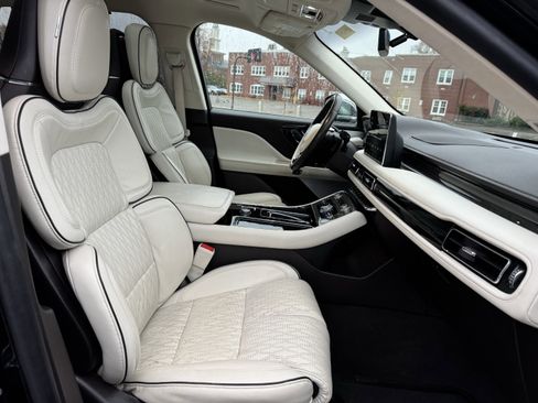 Used 2022 Lincoln Aviator Black Label w/ Dynamic Handling Package image 43