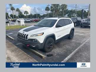 Used 2018 Jeep Cherokee Trailhawk AWD/4WD video 1