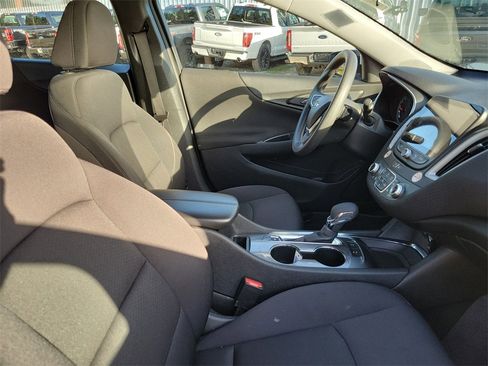 Used 2024 Chevrolet Malibu LT image 34